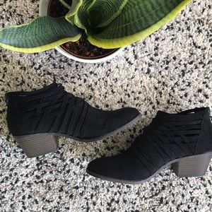Fergalicious • Black Bandana Booties